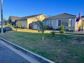 823 Congress St in Costa Mesa, CA - Building Photo - Building Photo