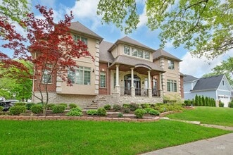 403 S Oak St in Itasca, IL - Building Photo - Building Photo