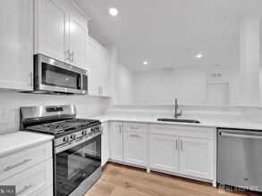 5303 Mary Ashby Way in Pennington, NJ - Building Photo - Building Photo