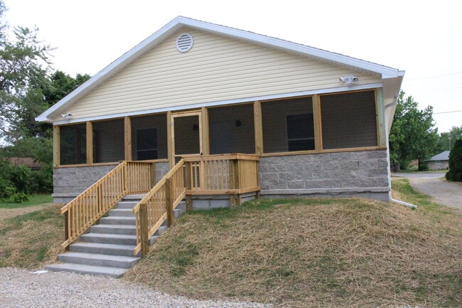 1312 W Bethel Ave in Muncie, IN - Building Photo - Building Photo