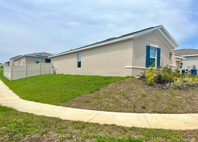 1003 Theodore St in Davenport, FL - Building Photo - Building Photo