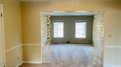 1800 Gardiner Ln in Louisville, KY - Building Photo - Building Photo