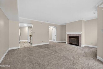 17 Derby Dr in Saratoga Springs, NY - Building Photo - Building Photo