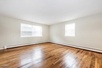 191 N Beverwyck Rd in Parsippany Troy Hills, NJ - Foto de edificio - Building Photo