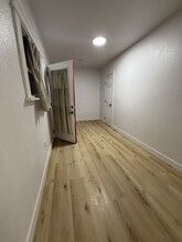 2502 Vineyard Ave, Unit 2502 in Los Angeles, CA - Building Photo - Building Photo