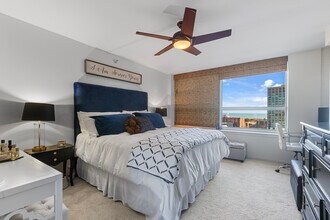 807 Davis St, Unit 1209 in Evanston, IL - Foto de edificio - Building Photo