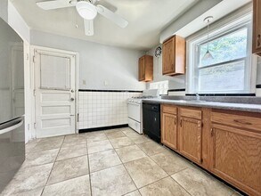 420 S Hanley Rd, Unit 1W in Clayton, MO - Building Photo - Building Photo