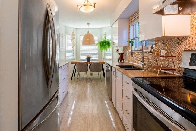 12011 Mcintyre Crt in Maple Ridge, BC - Building Photo - Building Photo