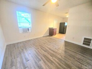 1731 Knight Dr in Pensacola, FL - Building Photo - Building Photo