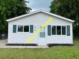 4429 Dunloe Ct in Toledo, OH - Building Photo