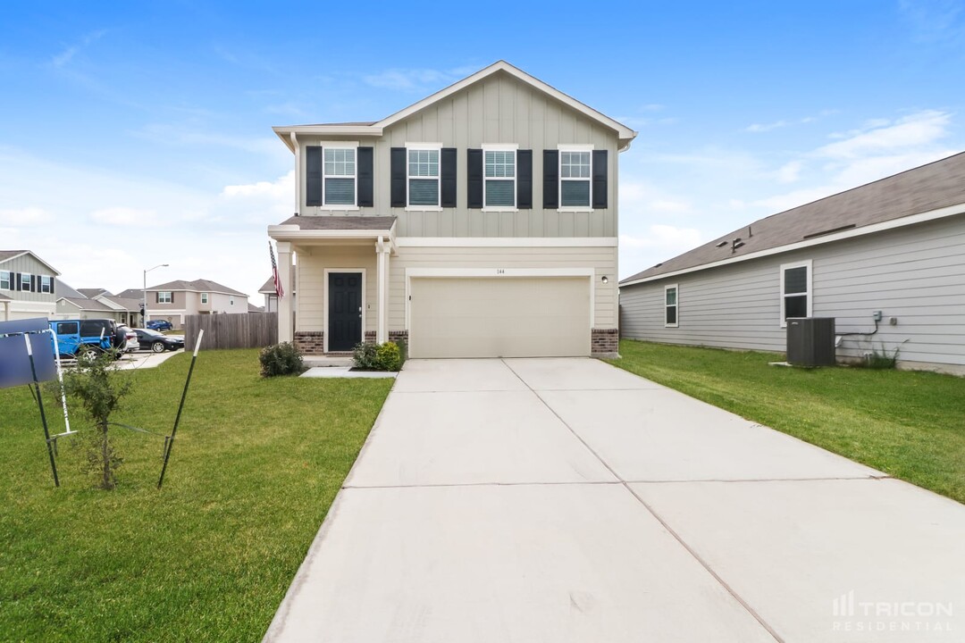 144 Peony Ln. in Jarrell, TX - Building Photo