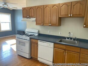 6 Alberta Terrace-Unit -2 in Cambridge, MA - Building Photo - Building Photo