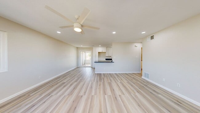 9670 Timberlane Ave in Hesperia, CA - Foto de edificio - Building Photo