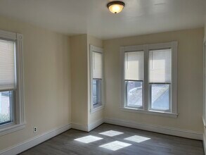 3 Hillside St-Unit -2 in Worcester, MA - Building Photo - Building Photo