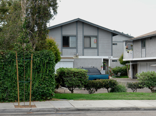 722 W Walnut Ave in Orange, CA - Building Photo - Building Photo