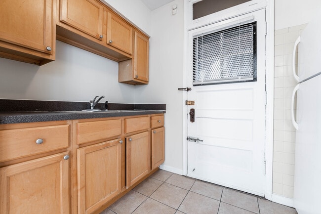2017 W Ainslie St, Unit 1 in Chicago, IL - Building Photo - Building Photo