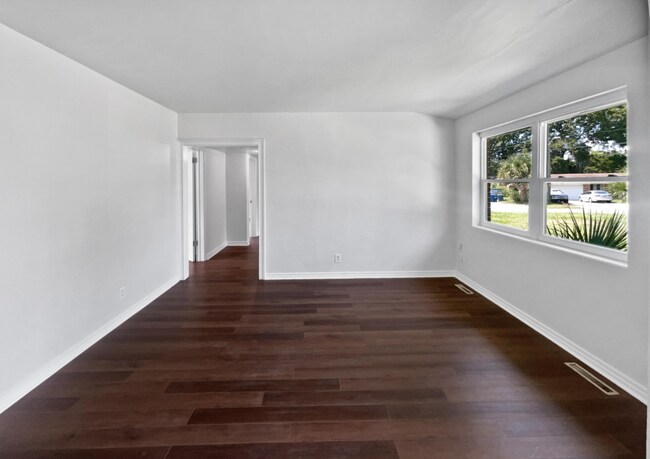 8308 Manavista St in Jacksonville, FL - Building Photo - Building Photo