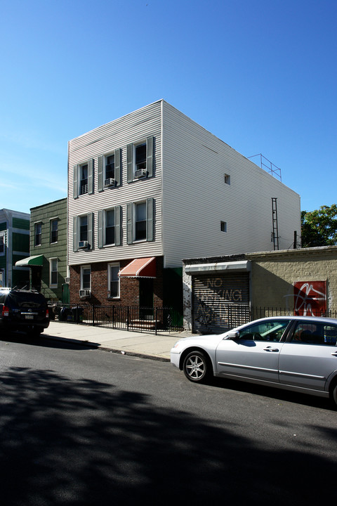 308 19th St in Brooklyn, NY - Building Photo