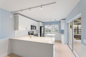 2406 SW Danbury Ln in Palm City, FL - Building Photo - Building Photo