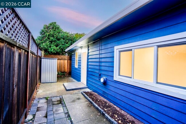 1351 Eastshore Dr in Alameda, CA - Building Photo - Building Photo