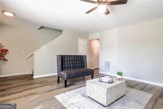 5823 Strathmoor Manor Cir in Lithonia, GA - Building Photo - Building Photo