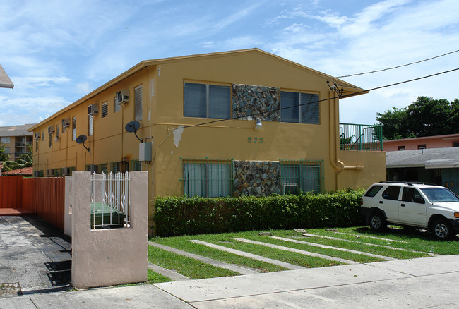 975 NW 5th St in Miami, FL - Building Photo - Building Photo