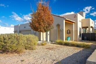 1415 San Bonifacio Arc in Las Cruces, NM - Building Photo - Building Photo