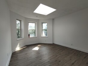 1411 Commonwealth Ave, Unit 501 in Boston, MA - Building Photo - Building Photo