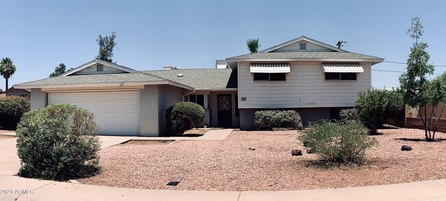 property at 1004 E Riviera Dr