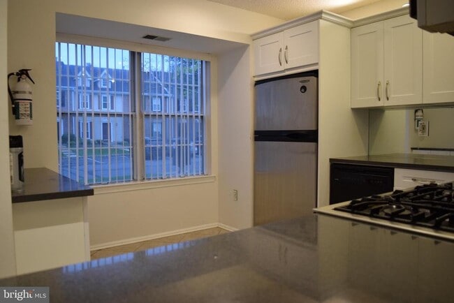 57 Goodwin Dr in North Brunswick, NJ - Building Photo - Building Photo