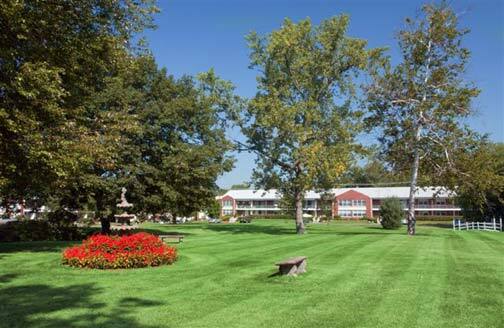 Kenlee Gardens in South Hadley, MA - Building Photo