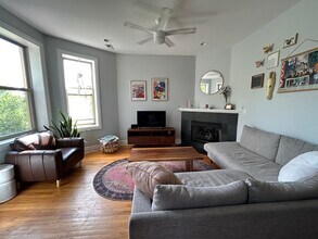 922 N Oakley Blvd, Unit 3S in Chicago, IL - Building Photo - Building Photo