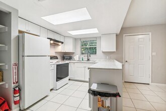 2118 SW 69th Dr in Gainesville, FL - Building Photo - Building Photo