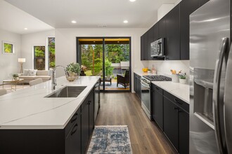 406 W 6th St in Cle Elum, WA - Building Photo - Building Photo