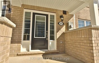 25 Canoe Ln. in Hamilton, ON - Building Photo - Building Photo