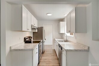 6013 W Beech St in Everett, WA - Building Photo - Building Photo