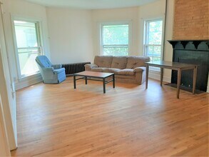 510 E Seneca St, Unit 3 in Ithaca, NY - Foto de edificio - Building Photo