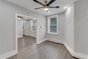 617 Vernon Rd in Philadelphia, PA - Building Photo