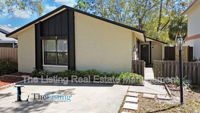 5138 Springwood Dr in Tampa, FL - Building Photo - Building Photo
