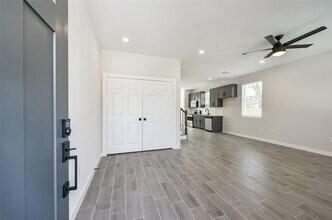 5544 Shreveport Blvd-Unit -A in Houston, TX - Building Photo - Building Photo