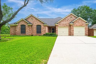 24430 Okehampton Dr in Tomball, TX - Foto de edificio - Building Photo