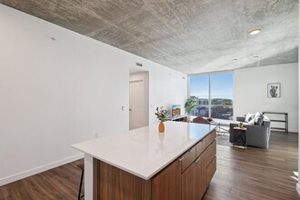 222 E Jefferson St in Phoenix, AZ - Building Photo - Building Photo