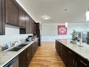 538 N Western Ave, Unit M01H in Chicago, IL - Building Photo - Building Photo