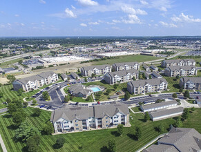 The Overlook in Topeka, KS - Foto de edificio - Building Photo