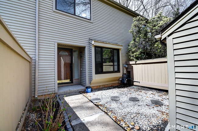 32 Farmington Chase Crescent in Farmington, CT - Building Photo - Building Photo