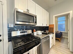 1333 W Walton St in Chicago, IL - Building Photo - Building Photo