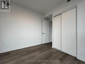 55-3755 Cooper St in Toronto, ON - Building Photo - Building Photo