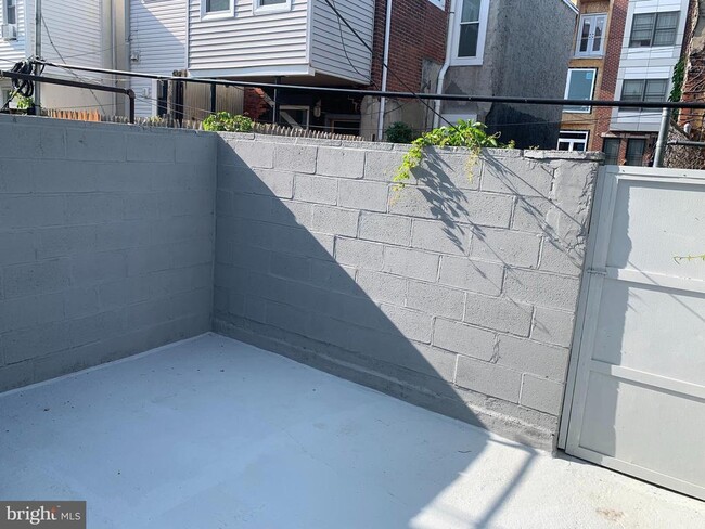 property at 1819 Sigel St