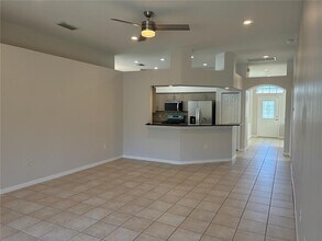 31318 Heatherstone Dr in Wesley Chapel, FL - Building Photo - Building Photo