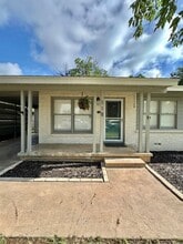 118 Hobbs St in San Angelo, TX - Foto de edificio - Building Photo